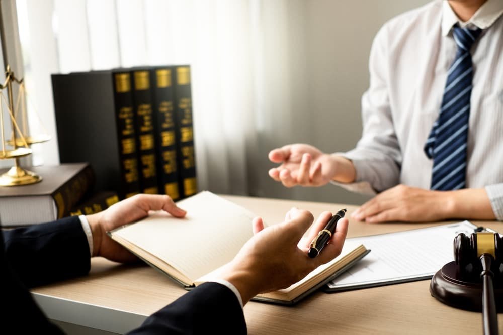 The discussion between criminal defense lawyer and client 